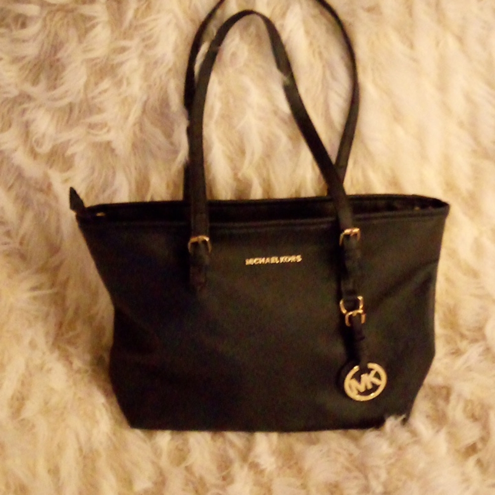 Micheal kors purse